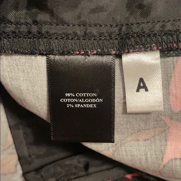 Ann Taylor Devin Fit Shorts - Picture 6 of 7